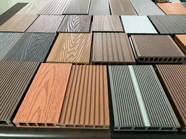 Cận cảnh vân gỗ composite