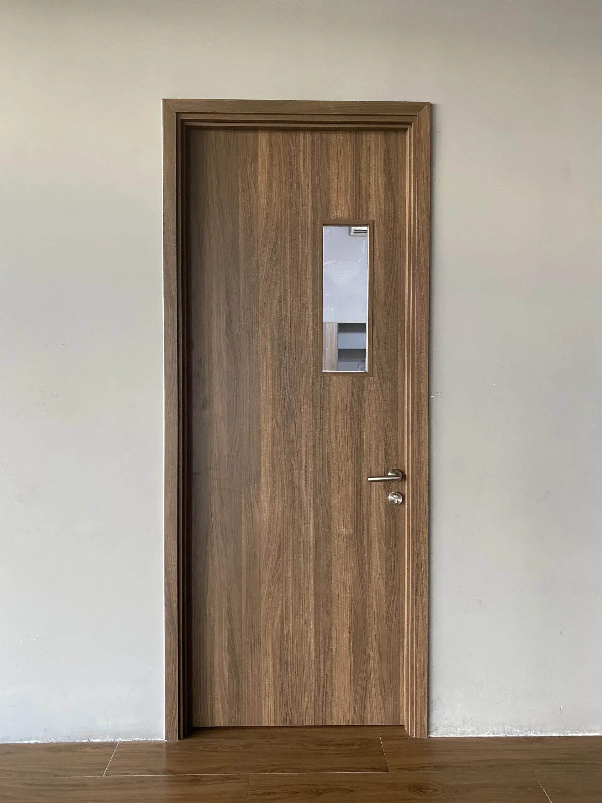 Cửa gỗ công nghiệp MDF Melamine hiện đại tại Ninh Hòa