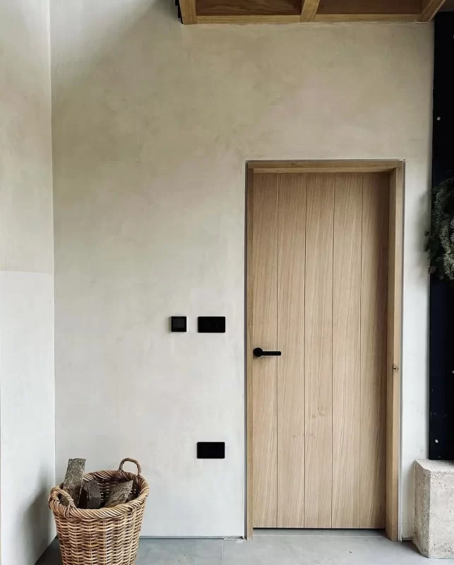 Cửa nhựa composite giá rẻ Quy Nhơn – Mẫu cửa đẹp và bền năm 2025