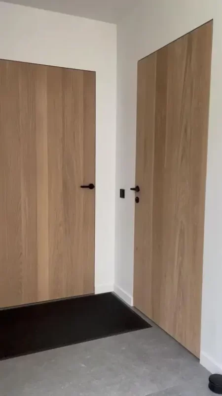 Cửa nhựa giả gỗ lắp đặt tại Bình Định