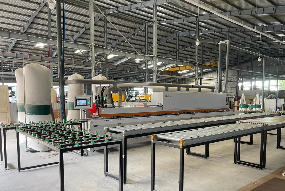 Xưởng sản xuất cửa composite ShopDoor tại Bình Định