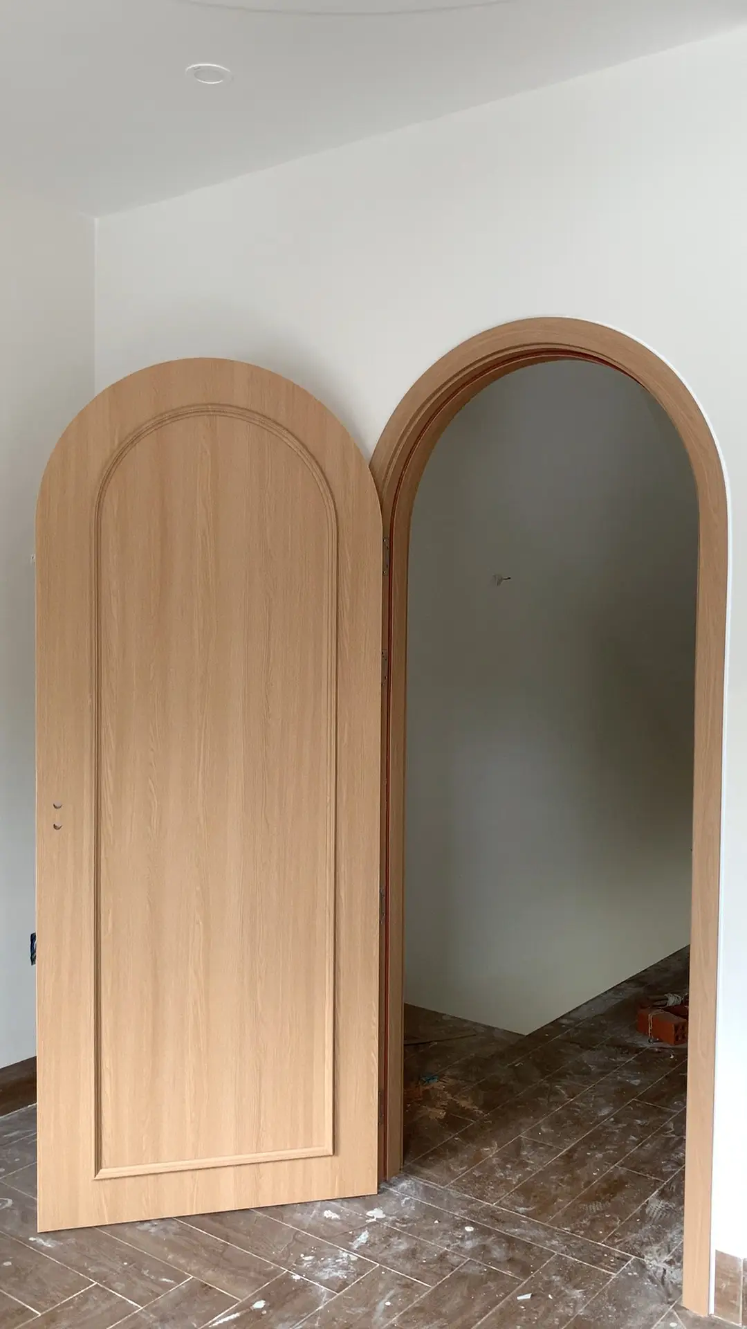 Cửa composite hiện đại trong không gian nhà ở Nha Trang