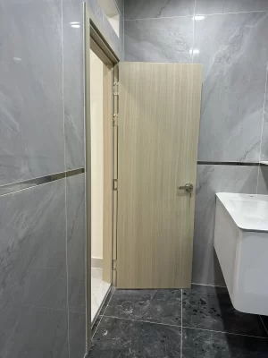 cửa phòng vệ sinh