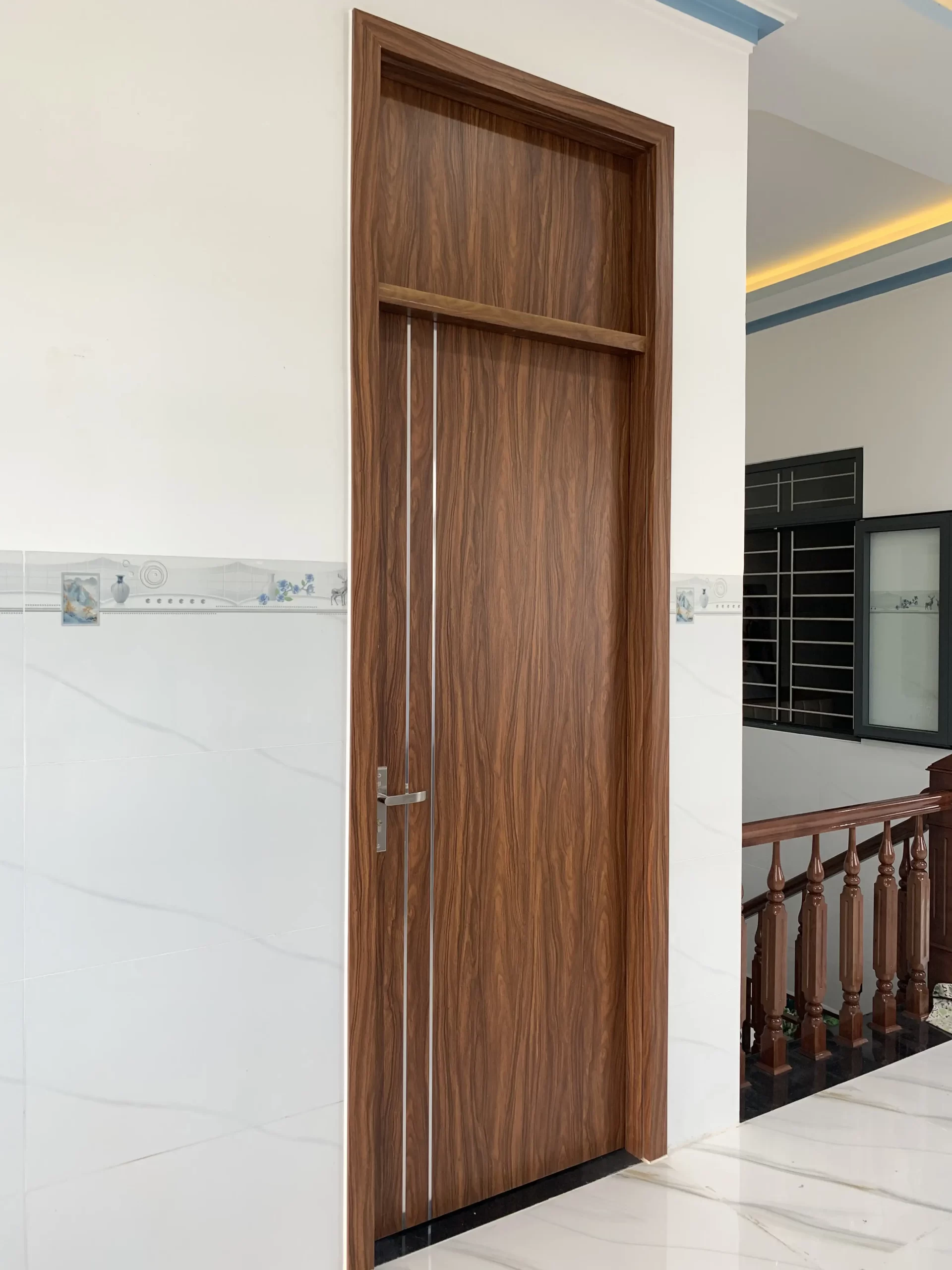 cửa composite shopdoor tại Phước Long Nha Trang