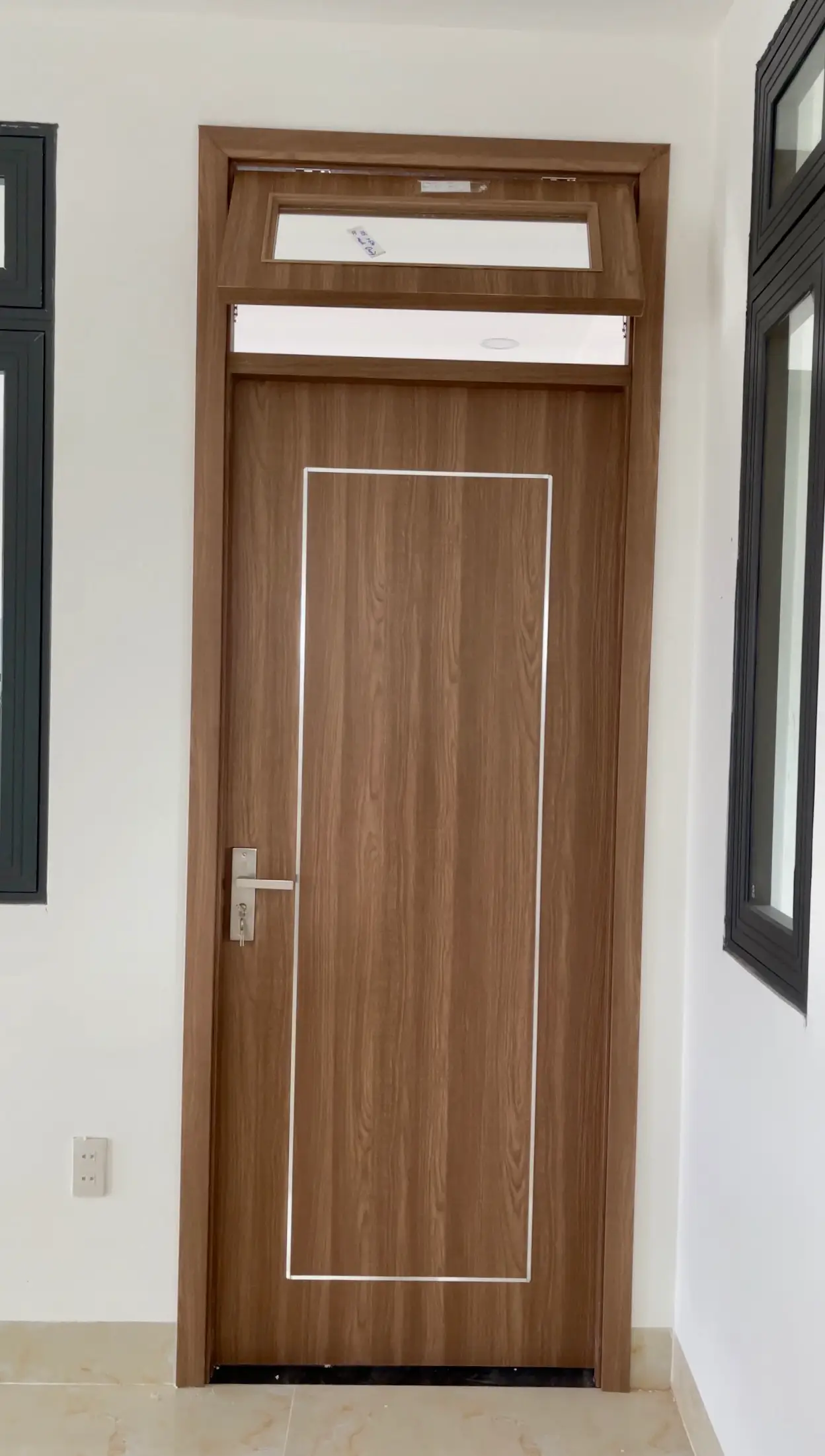 Cửa gỗ nhựa composite cho phòng tắm hiện đại