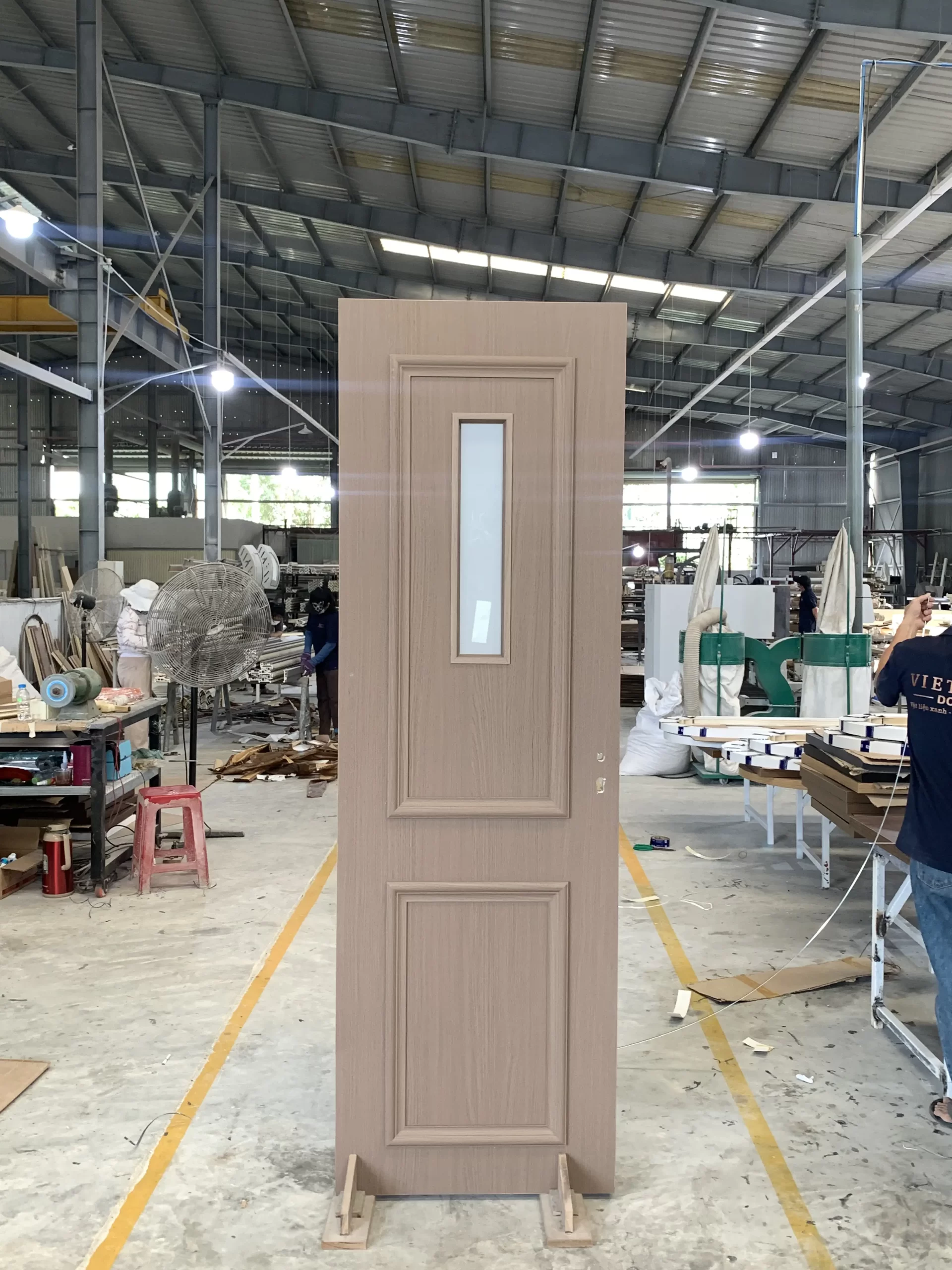 cửa toilet composite màu giả gỗ