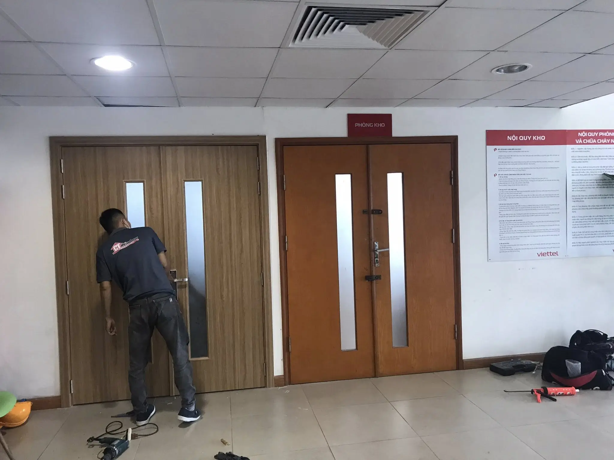 quy trình lắp đặt cửa composite phòng ngủ đúng kỹ thuật