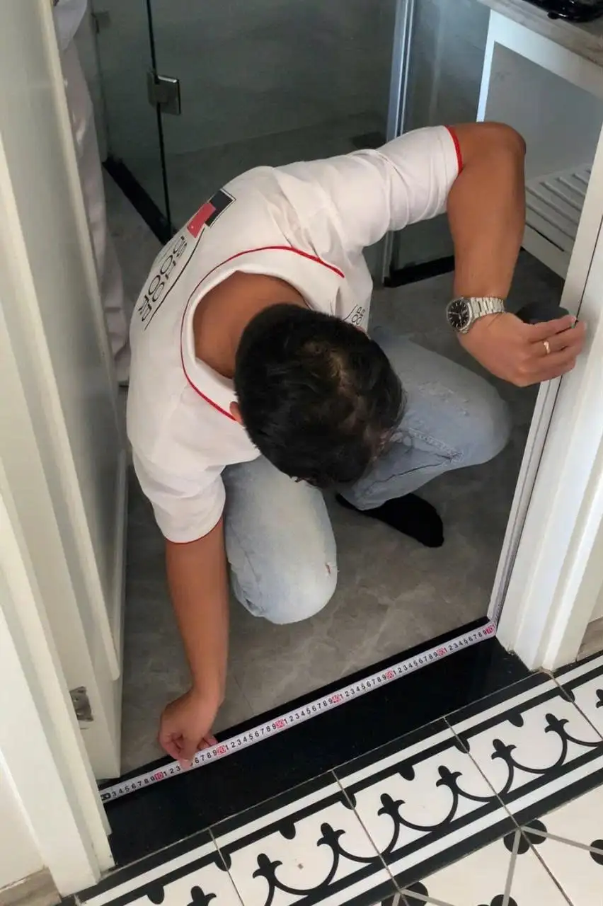 các bước lắp đặt cửa composite