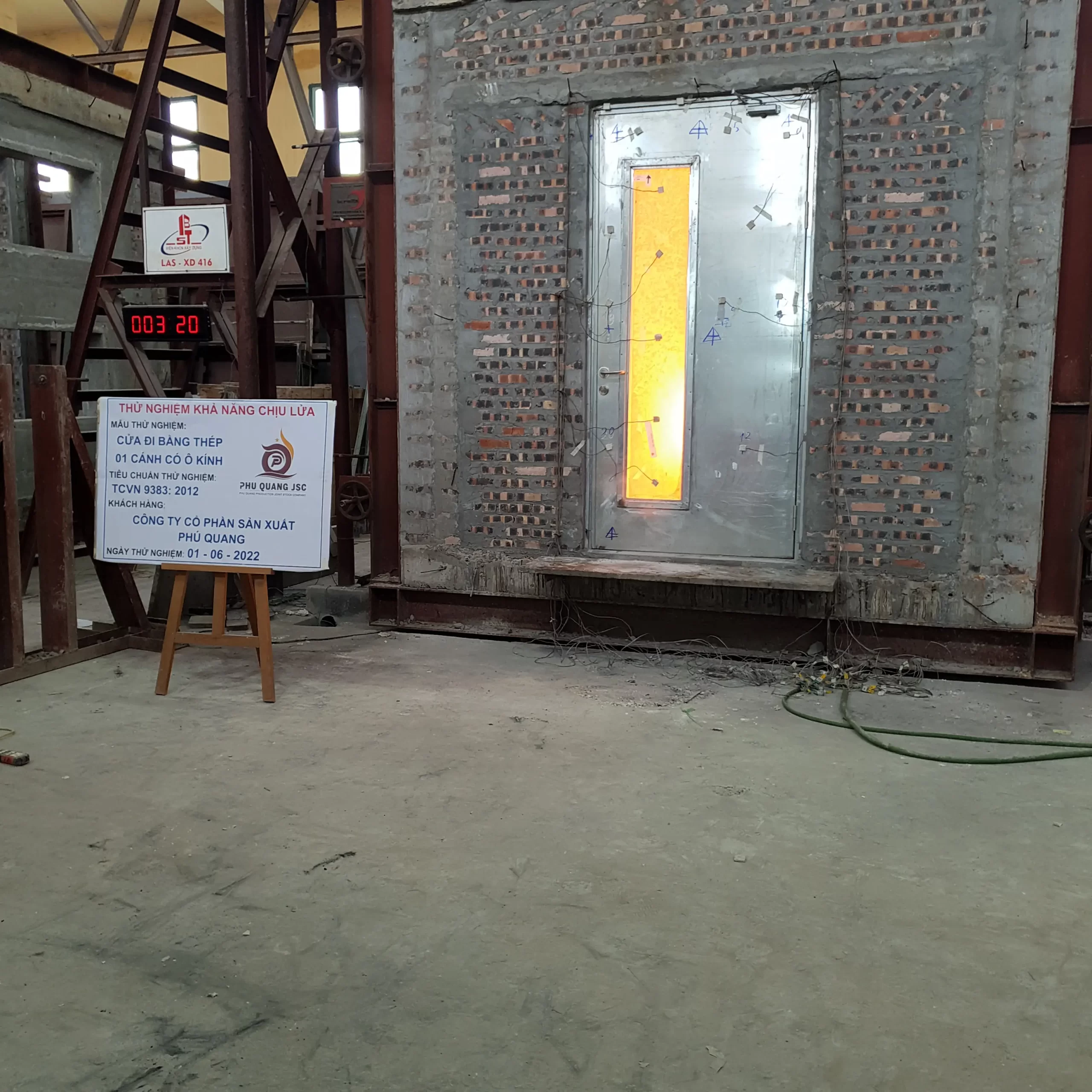 Giải pháp cửa chống cháy kinh tế cho công trình dân dụng