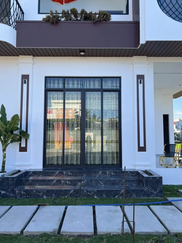 Kính chống cháy EI 60 lắp trong hệ cửa chống cháy