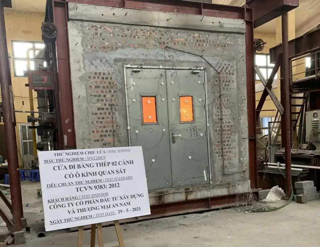 Công trình cải tạo nhà xưởng tại Quận 12 cần bổ sung cửa chống cháy