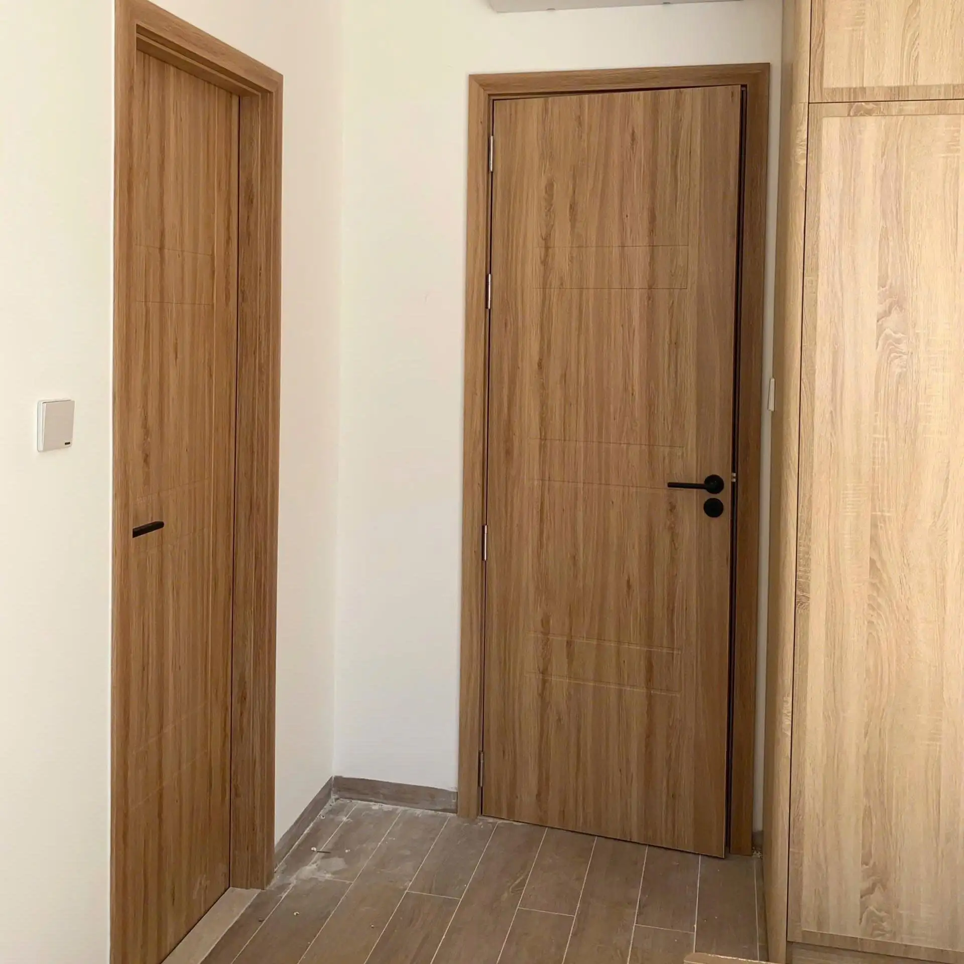 Cửa composite lắp đặt trong nhà ở tại Nha Trang