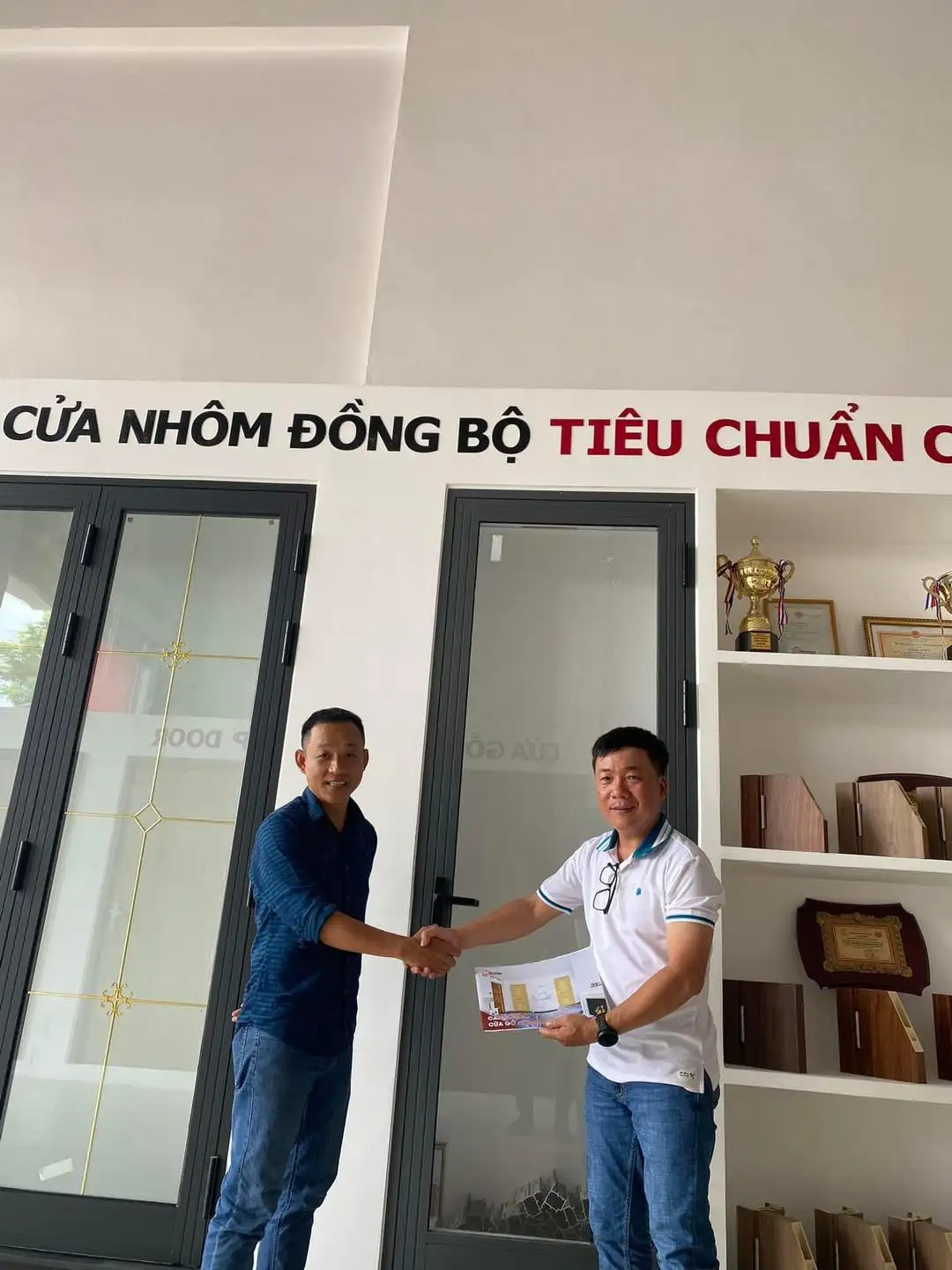 Cửa composite WC do ShopDoor cung cấp và thi công