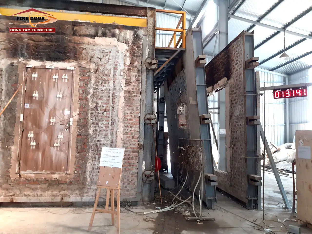 Thử nghiệm khả năng chịu lửa của cửa gỗ chống cháy