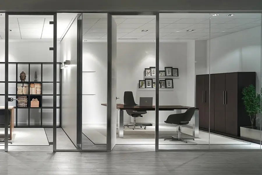Kính ceramic chống cháy EI60 lắp tại hành lang văn phòng
