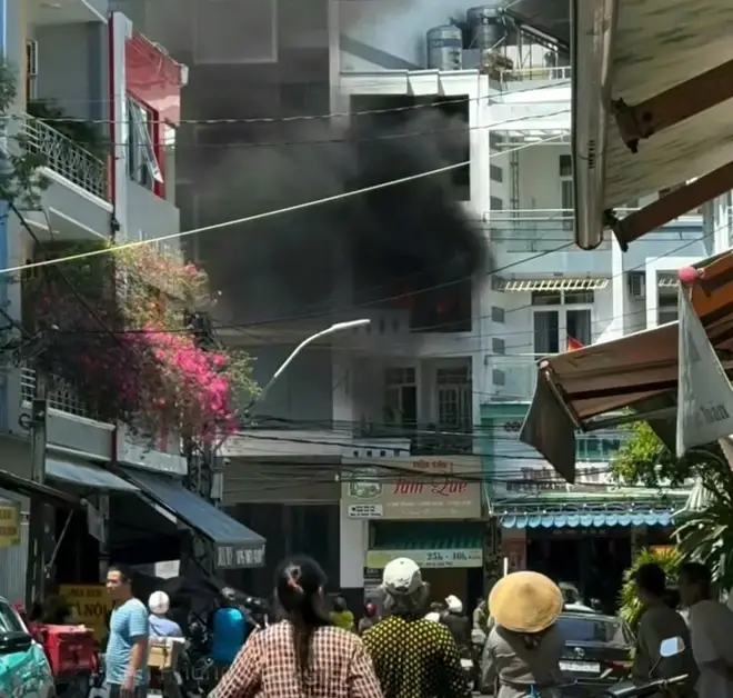 Rủi ro cháy lan theo chiều đứng tại tòa nhà cao tầng Nha Trang