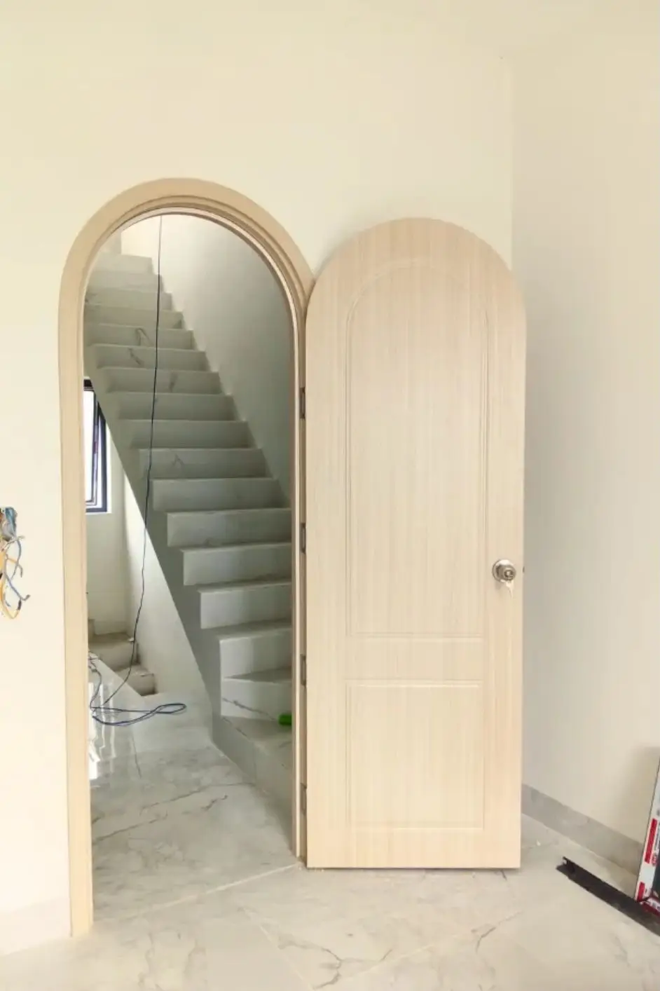 Cửa vòm nhựa composite không ngấm nước cong vênh